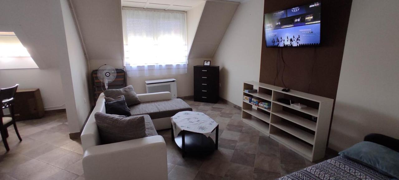 Timar Apartman Еґер Екстер'єр фото